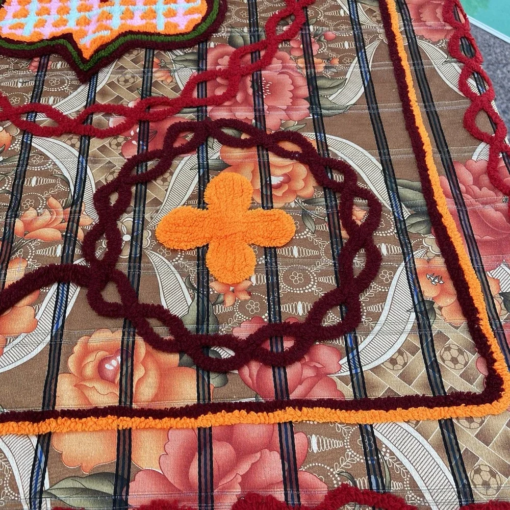 VTG Handmade Chenille Embroidered Floral‎ Tapestry Wall Hanging 56X80 Table